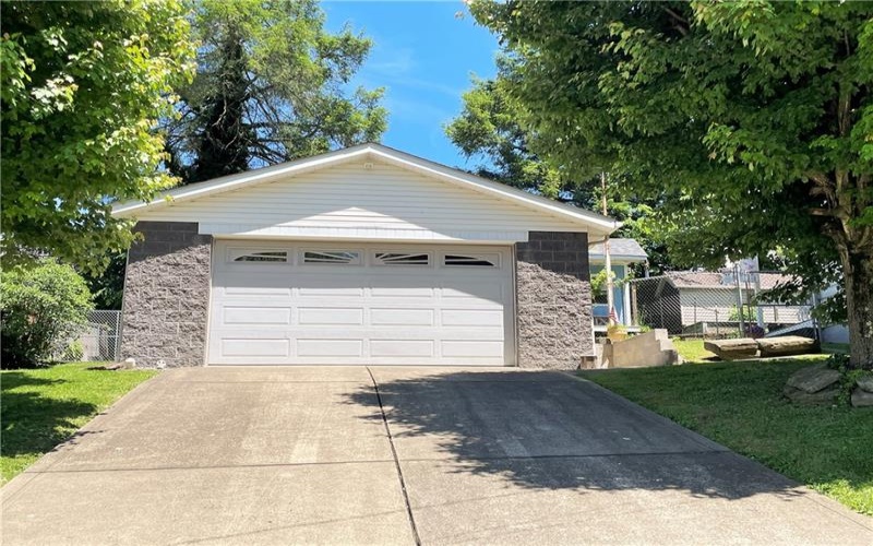 1190 LEEDS AVENUE, Monessen, 15062, 3 Bedrooms Bedrooms, 7 Rooms Rooms,2 BathroomsBathrooms,Residential,For Sale,LEEDS AVENUE,1757418