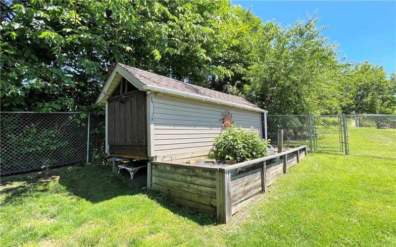 1190 LEEDS AVENUE, Monessen, 15062, 3 Bedrooms Bedrooms, 7 Rooms Rooms,2 BathroomsBathrooms,Residential,For Sale,LEEDS AVENUE,1757418