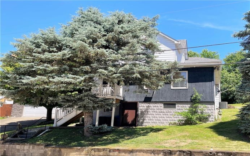 1190 LEEDS AVENUE, Monessen, 15062, 3 Bedrooms Bedrooms, 7 Rooms Rooms,2 BathroomsBathrooms,Residential,For Sale,LEEDS AVENUE,1757418