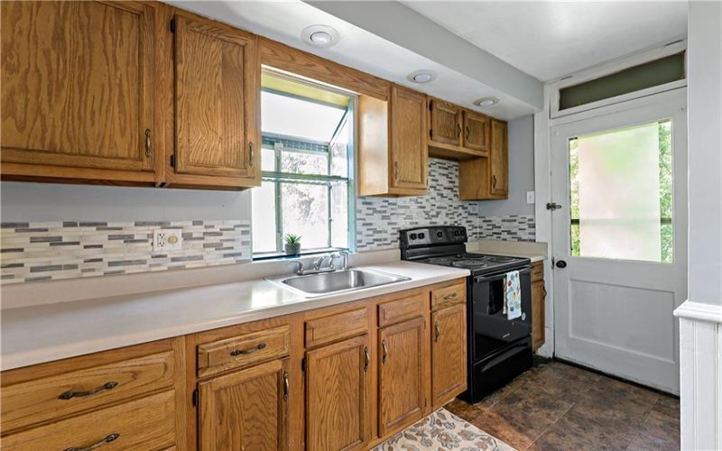 228 4th St, Greensburg, 15601, 3 Bedrooms Bedrooms, ,1 BathroomBathrooms,Residential,For Sale,4th St,1757432