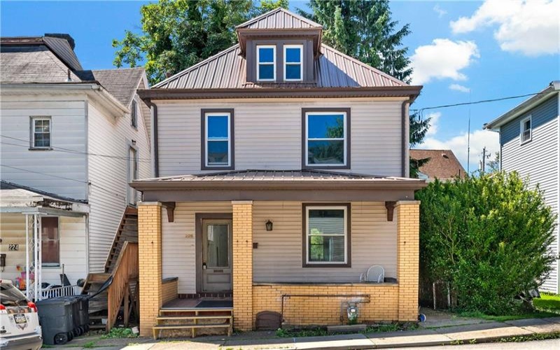 228 4th St, Greensburg, 15601, 3 Bedrooms Bedrooms, ,1 BathroomBathrooms,Residential,For Sale,4th St,1757432