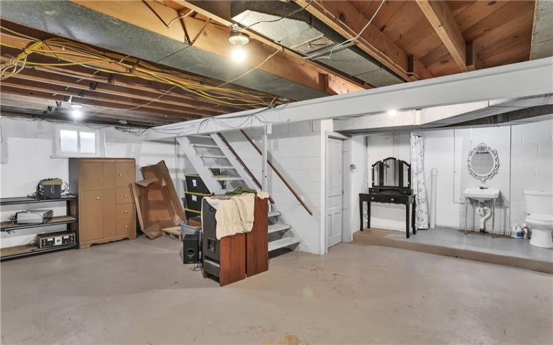 402 Highland Street, Herminie, 15637, 3 Bedrooms Bedrooms, 5 Rooms Rooms,1.1 BathroomsBathrooms,Residential,For Sale,Highland Street,1757990