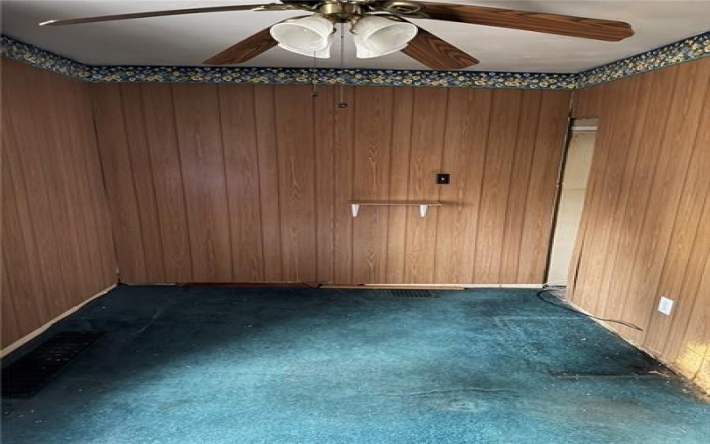 935 Maiden Ln, New Kensington, 15068, 2 Bedrooms Bedrooms, 5 Rooms Rooms,1 BathroomBathrooms,Residential,For Sale,Maiden Ln,1743210