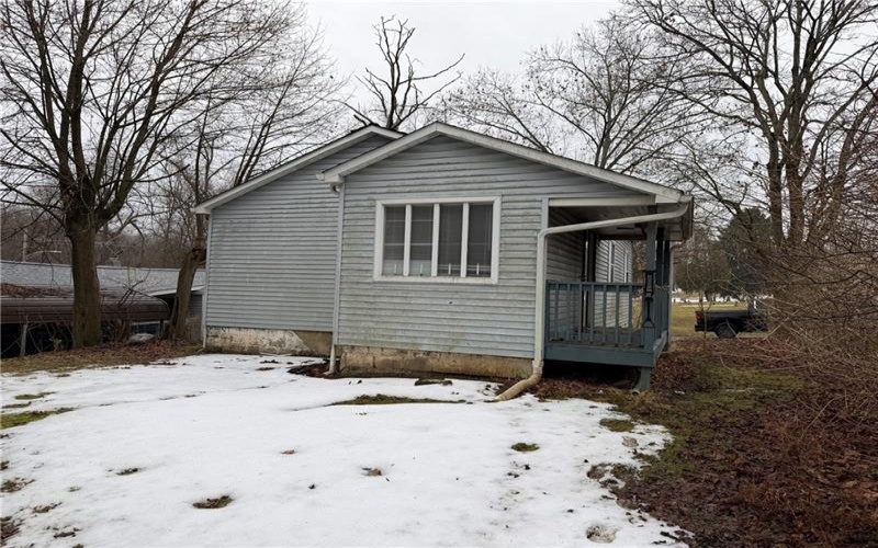 935 Maiden Ln, New Kensington, 15068, 2 Bedrooms Bedrooms, 5 Rooms Rooms,1 BathroomBathrooms,Residential,For Sale,Maiden Ln,1743210