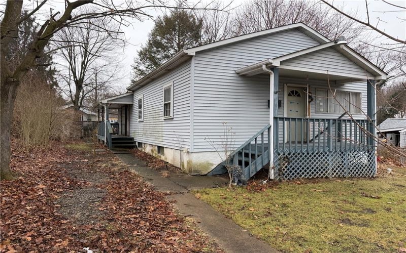 935 Maiden Ln, New Kensington, 15068, 2 Bedrooms Bedrooms, 5 Rooms Rooms,1 BathroomBathrooms,Residential,For Sale,Maiden Ln,1743210