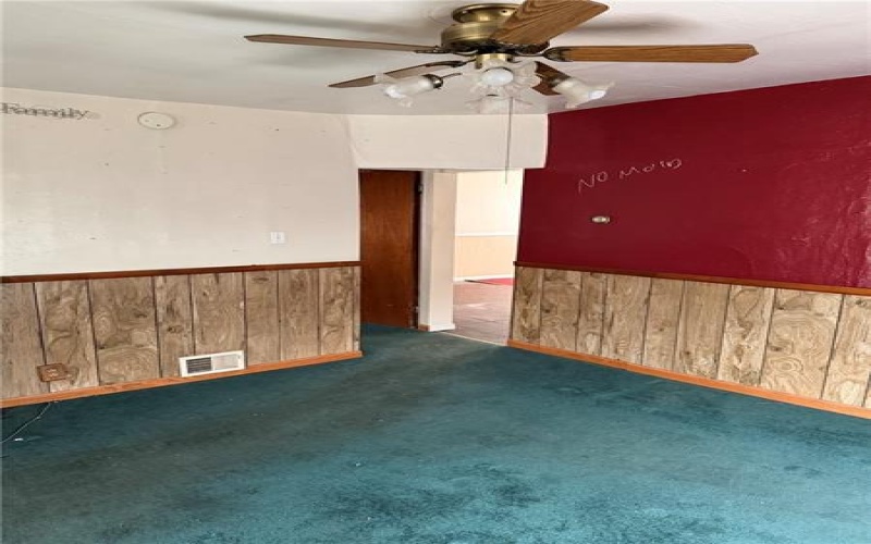 935 Maiden Ln, New Kensington, 15068, 2 Bedrooms Bedrooms, 5 Rooms Rooms,1 BathroomBathrooms,Residential,For Sale,Maiden Ln,1743210