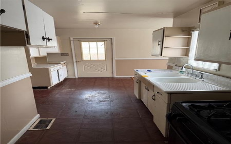 935 Maiden Ln, New Kensington, 15068, 2 Bedrooms Bedrooms, 5 Rooms Rooms,1 BathroomBathrooms,Residential,For Sale,Maiden Ln,1743210