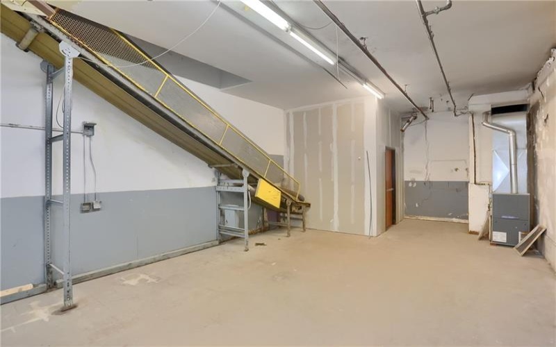 1729 B Rostraver Rd, Belle Vernon, 15012, ,Commercial-industrial-business,For Sale,Rostraver Rd,1757943
