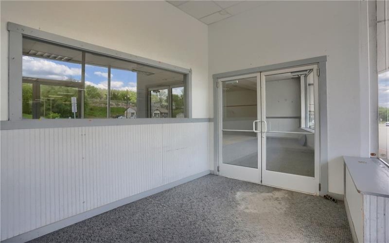 1729 B Rostraver Rd, Belle Vernon, 15012, ,Commercial-industrial-business,For Sale,Rostraver Rd,1757943