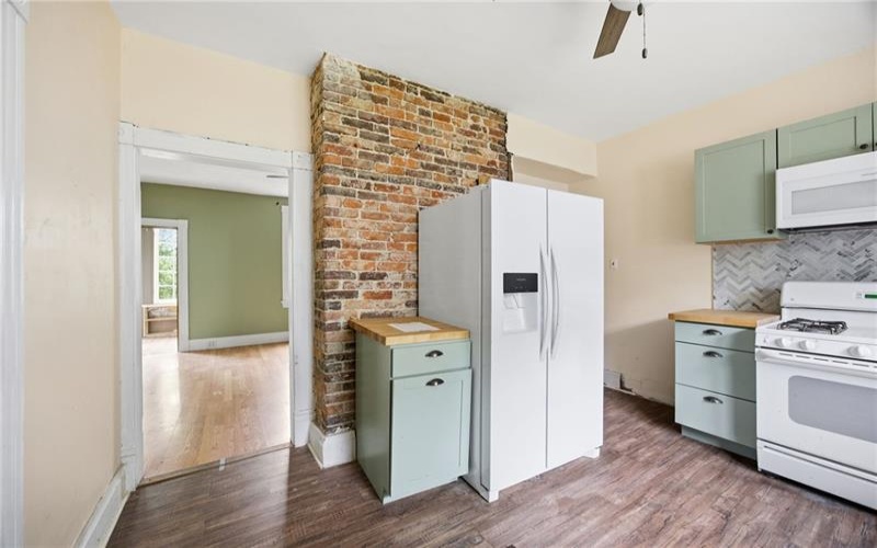 989 Brownstown Rd, Larimer, 15647, 3 Bedrooms Bedrooms, 6 Rooms Rooms,1 BathroomBathrooms,Residential,For Sale,Brownstown Rd,1758018