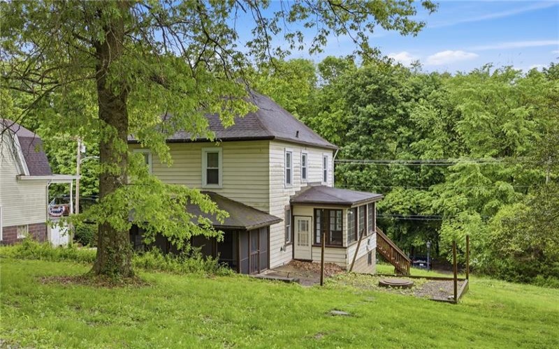 989 Brownstown Rd, Larimer, 15647, 3 Bedrooms Bedrooms, 6 Rooms Rooms,1 BathroomBathrooms,Residential,For Sale,Brownstown Rd,1758018
