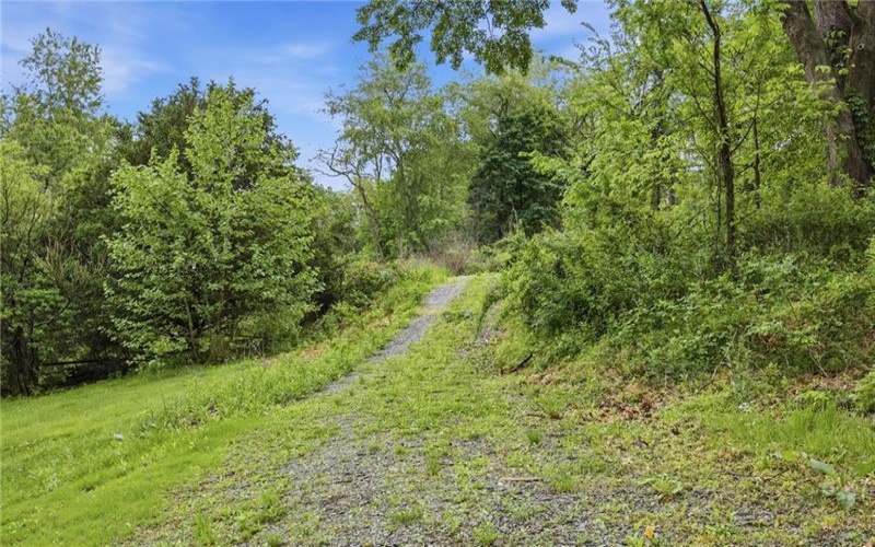 989 Brownstown Rd, Larimer, 15647, 3 Bedrooms Bedrooms, 6 Rooms Rooms,1 BathroomBathrooms,Residential,For Sale,Brownstown Rd,1758018