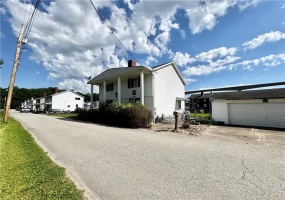 3072 3rd St, Denbo, 15429, 2 Bedrooms Bedrooms, 4 Rooms Rooms,1 BathroomBathrooms,Residential,For Sale,3rd St,1758080
