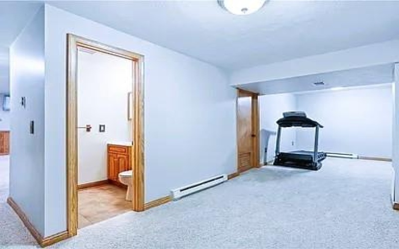 401 Lexington Dr, Greensburg, 15601, 4 Bedrooms Bedrooms, ,2.2 BathroomsBathrooms,Residential,For Sale,Lexington Dr,1741753