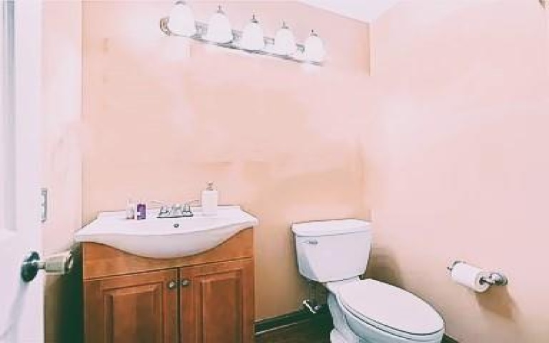 401 Lexington Dr, Greensburg, 15601, 4 Bedrooms Bedrooms, ,2.2 BathroomsBathrooms,Residential,For Sale,Lexington Dr,1741753