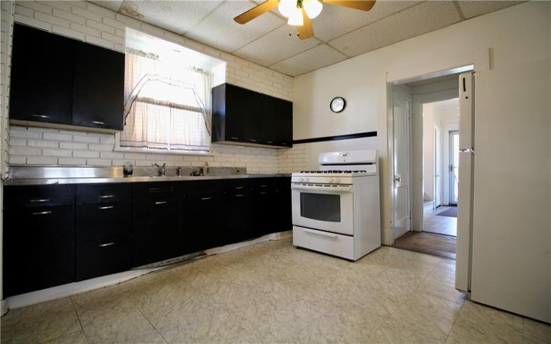 349 4th Ave, New Kensington, 15068, 3 Bedrooms Bedrooms, 9 Rooms Rooms,1 BathroomBathrooms,Residential,For Sale,4th Ave,1747187