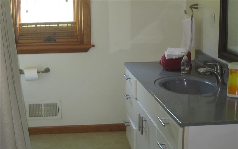 00 Water Street, 15357, 15357, 4 Bedrooms Bedrooms, 13 Rooms Rooms,3.1 BathroomsBathrooms,Residential,For Sale,Water Street,1758309