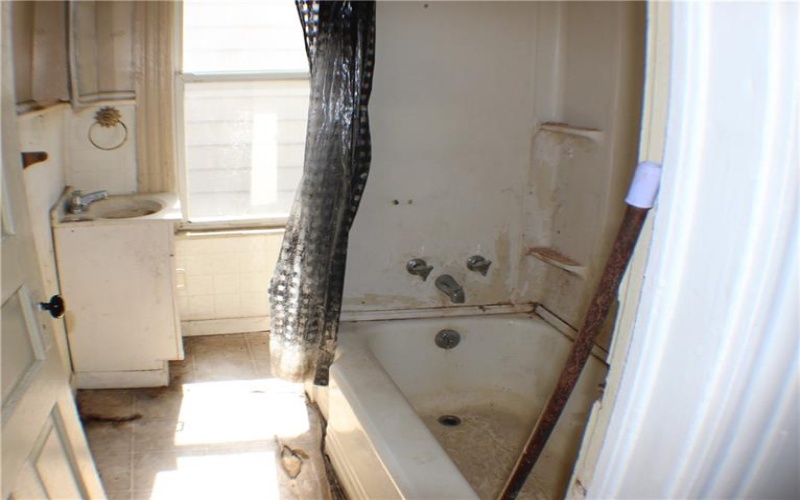 580 Thompson Ave, Donora, 15033, ,Multi-unit,For Sale,Thompson Ave,1757910