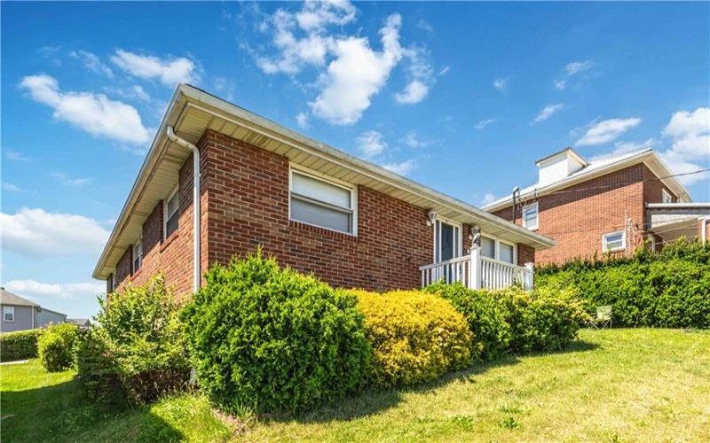 1040 Mace Street, Greensburg, 15601, 3 Bedrooms Bedrooms, 9 Rooms Rooms,2 BathroomsBathrooms,Residential,For Sale,Mace Street,1758032