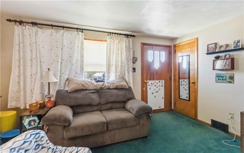 1040 Mace Street, Greensburg, 15601, 3 Bedrooms Bedrooms, 9 Rooms Rooms,2 BathroomsBathrooms,Residential,For Sale,Mace Street,1758032