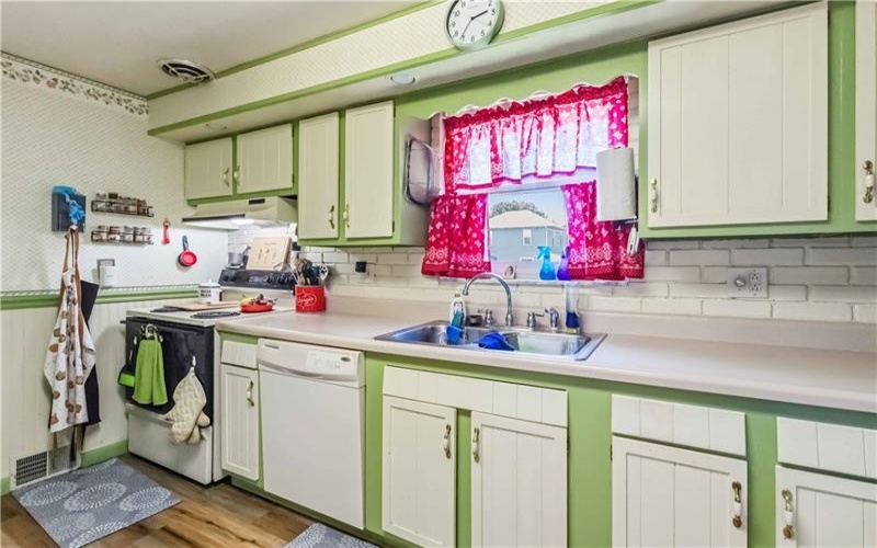 1040 Mace Street, Greensburg, 15601, 3 Bedrooms Bedrooms, 9 Rooms Rooms,2 BathroomsBathrooms,Residential,For Sale,Mace Street,1758032