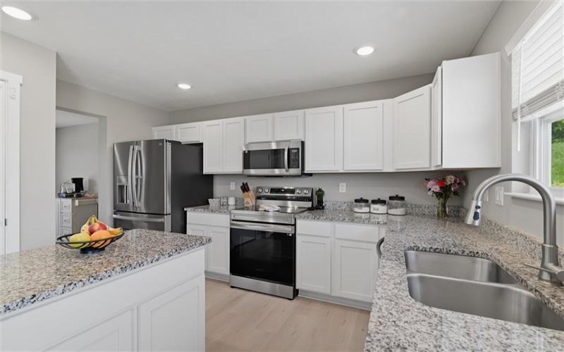 714 Dahlia Drive, Belle Vernon, 15012, 4 Bedrooms Bedrooms, 11 Rooms Rooms,2.1 BathroomsBathrooms,Residential,For Sale,Dahlia Drive,1757783