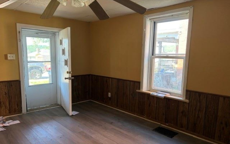 531 1st St, Charleroi, 15022, 5 Bedrooms Bedrooms, ,1.1 BathroomsBathrooms,Residential,For Sale,1st St,1758045