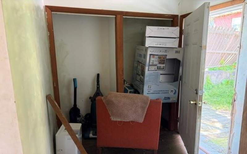531 1st St, Charleroi, 15022, 5 Bedrooms Bedrooms, ,1.1 BathroomsBathrooms,Residential,For Sale,1st St,1758045