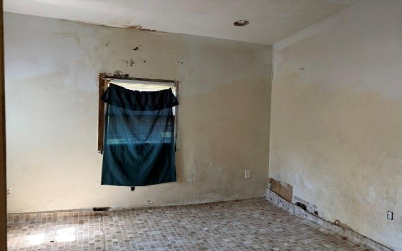 531 1st St, Charleroi, 15022, 5 Bedrooms Bedrooms, ,1.1 BathroomsBathrooms,Residential,For Sale,1st St,1758045