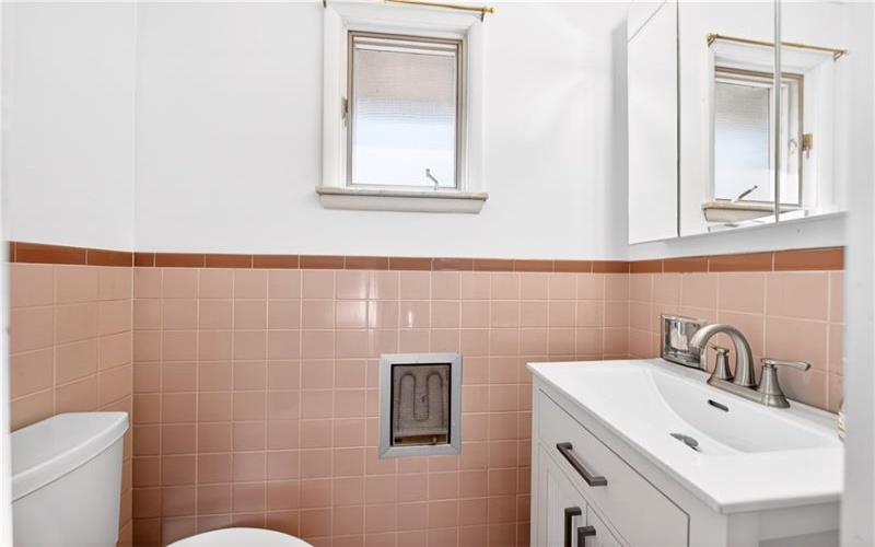 170 Crawford Lane, Rostraver Twp., 15012, 3 Bedrooms Bedrooms, 9 Rooms Rooms,2.1 BathroomsBathrooms,Residential,For Sale,Crawford Lane,1758321
