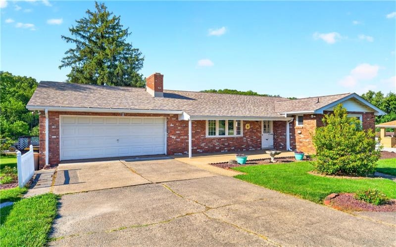 170 Crawford Lane, Rostraver Twp., 15012, 3 Bedrooms Bedrooms, 9 Rooms Rooms,2.1 BathroomsBathrooms,Residential,For Sale,Crawford Lane,1758321