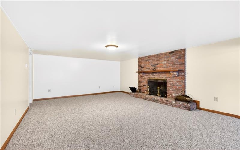 170 Crawford Lane, Rostraver Twp., 15012, 3 Bedrooms Bedrooms, 9 Rooms Rooms,2.1 BathroomsBathrooms,Residential,For Sale,Crawford Lane,1758321