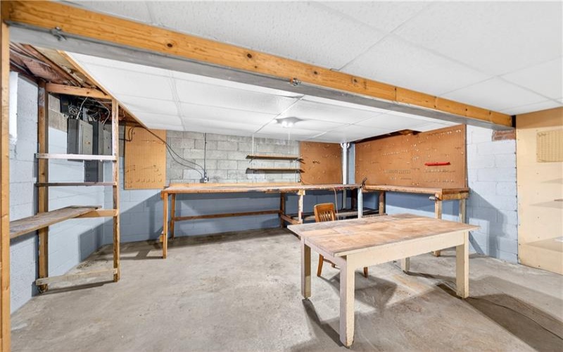 170 Crawford Lane, Rostraver Twp., 15012, 3 Bedrooms Bedrooms, 9 Rooms Rooms,2.1 BathroomsBathrooms,Residential,For Sale,Crawford Lane,1758321