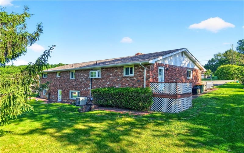 170 Crawford Lane, Rostraver Twp., 15012, 3 Bedrooms Bedrooms, 9 Rooms Rooms,2.1 BathroomsBathrooms,Residential,For Sale,Crawford Lane,1758321