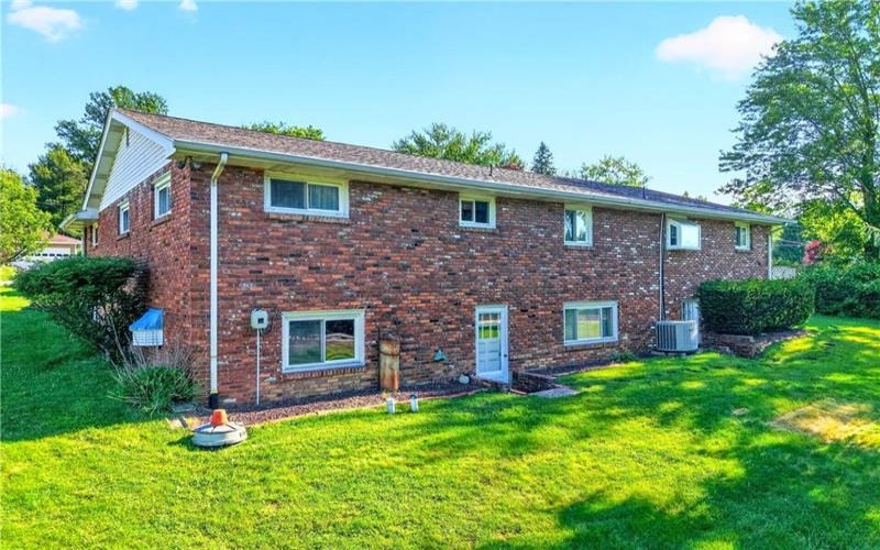 170 Crawford Lane, Rostraver Twp., 15012, 3 Bedrooms Bedrooms, 9 Rooms Rooms,2.1 BathroomsBathrooms,Residential,For Sale,Crawford Lane,1758321