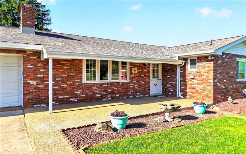 170 Crawford Lane, Rostraver Twp., 15012, 3 Bedrooms Bedrooms, 9 Rooms Rooms,2.1 BathroomsBathrooms,Residential,For Sale,Crawford Lane,1758321