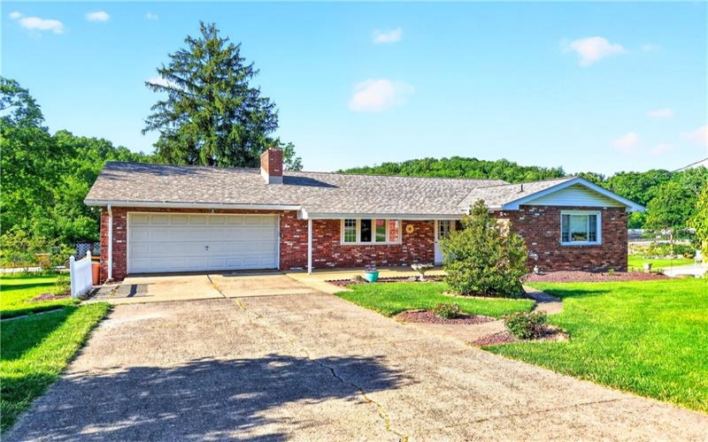 170 Crawford Lane, Rostraver Twp., 15012, 3 Bedrooms Bedrooms, 9 Rooms Rooms,2.1 BathroomsBathrooms,Residential,For Sale,Crawford Lane,1758321
