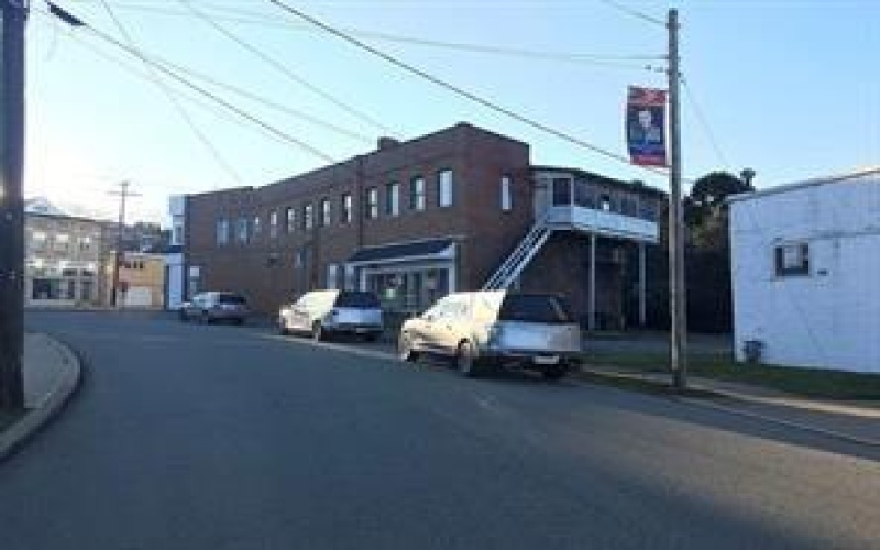 300 Longfellow St, Vandergrift, 15690, ,Multi-unit,For Sale,Longfellow St,1758334