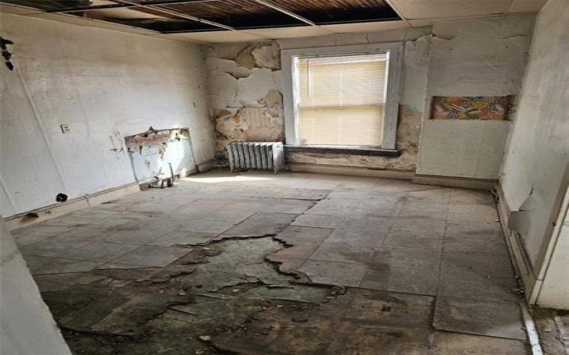300 Longfellow St, Vandergrift, 15690, ,Multi-unit,For Sale,Longfellow St,1758334