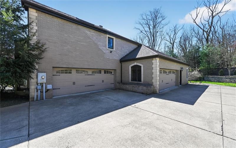 105 Lantern Cir, Canonsburg, 15317, 6 Bedrooms Bedrooms, ,6.2 BathroomsBathrooms,Residential,For Sale,Lantern Cir,1758346