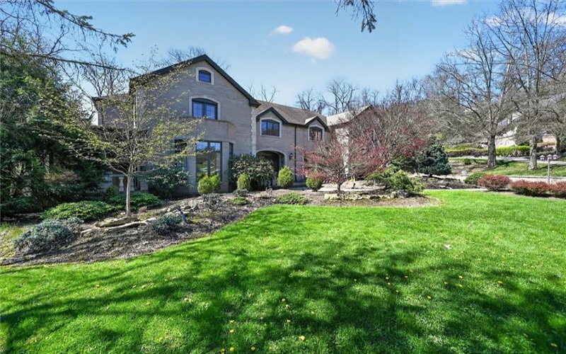 105 Lantern Cir, Canonsburg, 15317, 6 Bedrooms Bedrooms, ,6.2 BathroomsBathrooms,Residential,For Sale,Lantern Cir,1758346