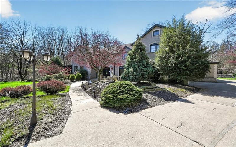 105 Lantern Cir, Canonsburg, 15317, 6 Bedrooms Bedrooms, ,6.2 BathroomsBathrooms,Residential,For Sale,Lantern Cir,1758346