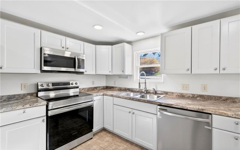 13 Sampson Avenue, Monongahela, 15063, 2 Bedrooms Bedrooms, 7 Rooms Rooms,1.1 BathroomsBathrooms,Residential,For Sale,Sampson Avenue,1758132