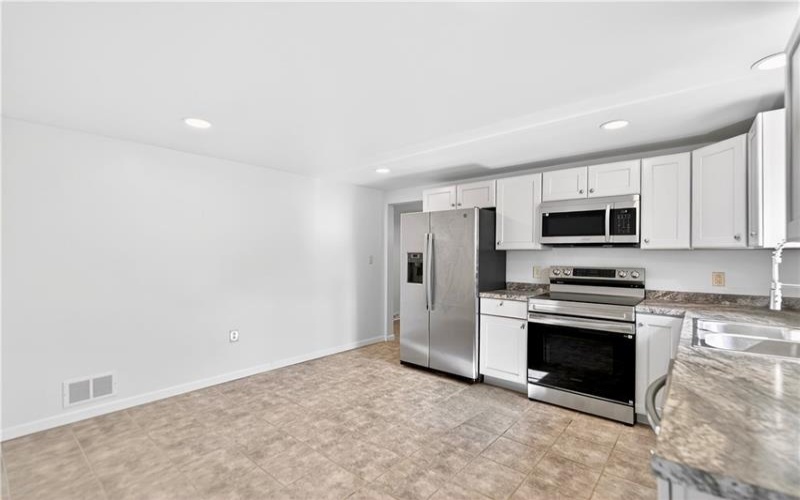13 Sampson Avenue, Monongahela, 15063, 2 Bedrooms Bedrooms, 7 Rooms Rooms,1.1 BathroomsBathrooms,Residential,For Sale,Sampson Avenue,1758132