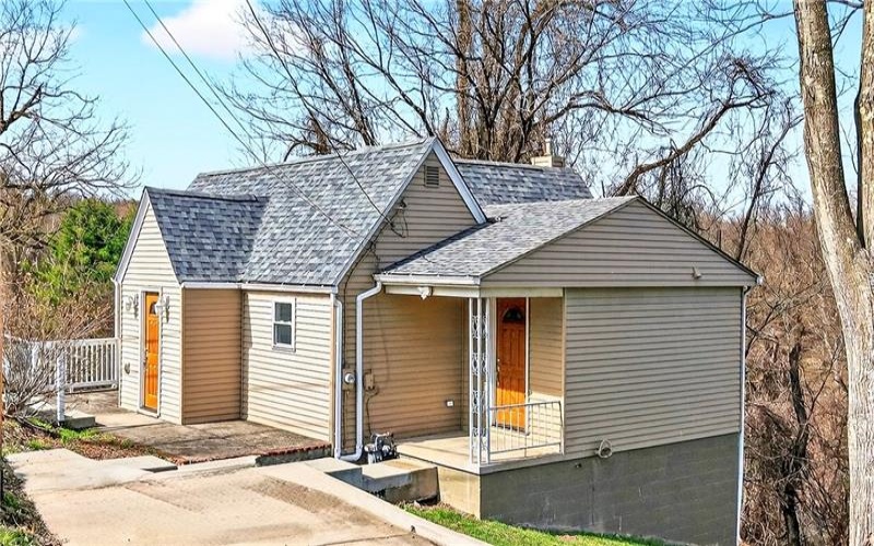 13 Sampson Avenue, Monongahela, 15063, 2 Bedrooms Bedrooms, 7 Rooms Rooms,1.1 BathroomsBathrooms,Residential,For Sale,Sampson Avenue,1758132
