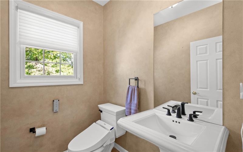 301 Bunker Hill Drive, McMurray, 15317, 4 Bedrooms Bedrooms, 12 Rooms Rooms,3.2 BathroomsBathrooms,Residential,For Sale,Bunker Hill Drive,1758273