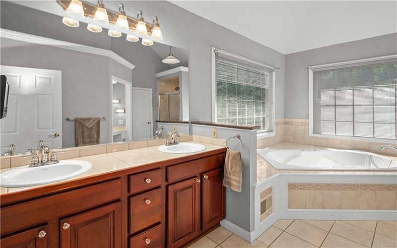 301 Bunker Hill Drive, McMurray, 15317, 4 Bedrooms Bedrooms, 12 Rooms Rooms,3.2 BathroomsBathrooms,Residential,For Sale,Bunker Hill Drive,1758273