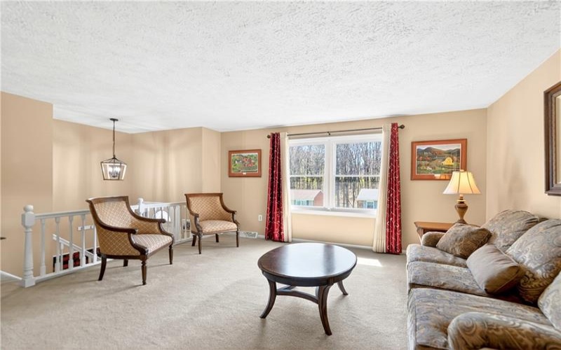 625 Stamford Drive, GREENSBURG, 15601, 3 Bedrooms Bedrooms, 9 Rooms Rooms,2.1 BathroomsBathrooms,Residential,For Sale,Stamford Drive,1758409