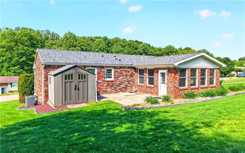 625 Stamford Drive, GREENSBURG, 15601, 3 Bedrooms Bedrooms, 9 Rooms Rooms,2.1 BathroomsBathrooms,Residential,For Sale,Stamford Drive,1758409