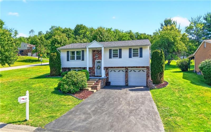 625 Stamford Drive, GREENSBURG, 15601, 3 Bedrooms Bedrooms, 9 Rooms Rooms,2.1 BathroomsBathrooms,Residential,For Sale,Stamford Drive,1758409